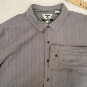Vissla Mens Long Sleeve Button Down Shirt Charcoal Gray Textured Stripe Large